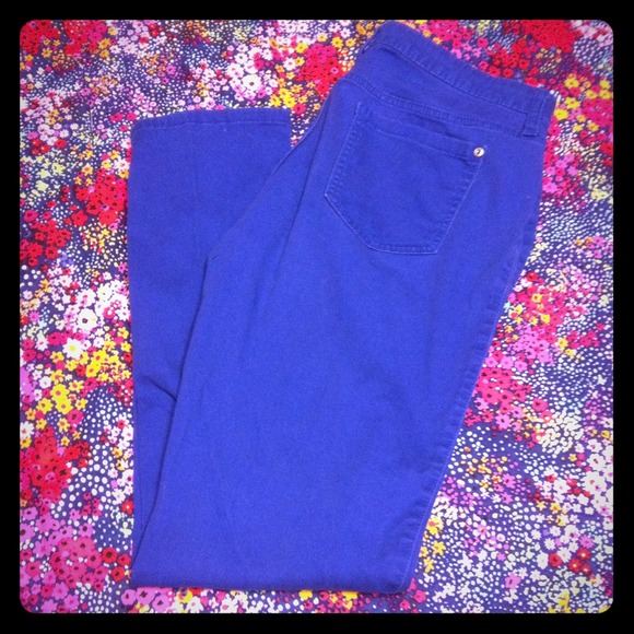 Royal blue skinny jeans! 💙💙💙