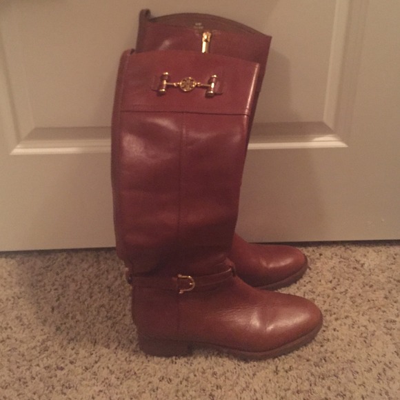 Beautiful Carmel leather Tory burch boots