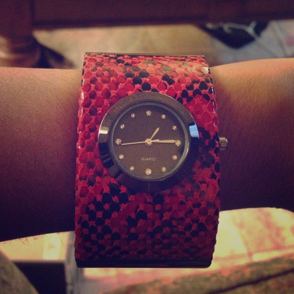 Quartz Black & Magenta Watch for Women