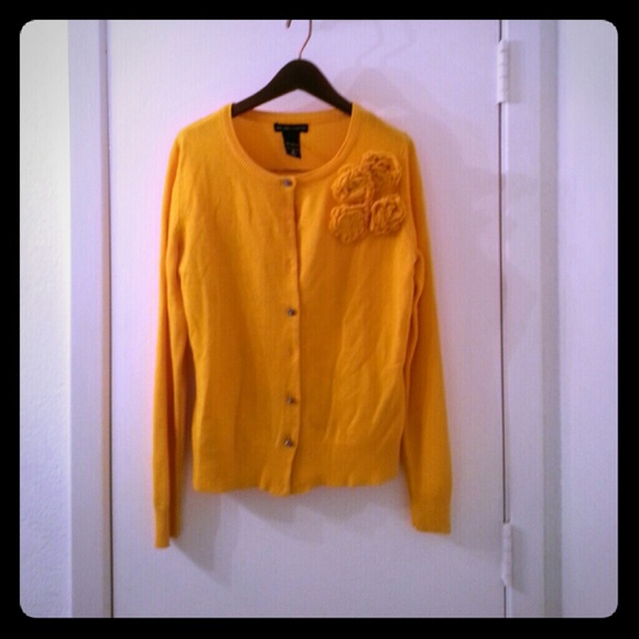 Super cute, New York and company cardigan