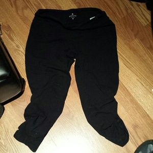 Athleta cropped exercise pants rouching