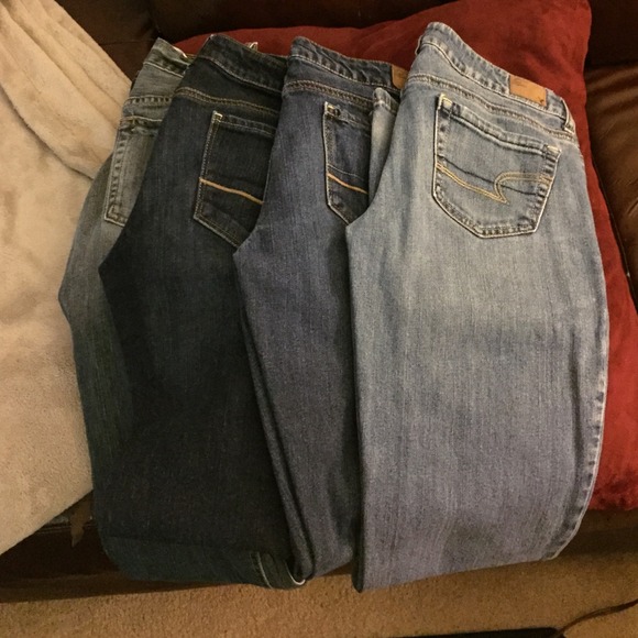 Bundled 4 pairs of GREAT jeans!