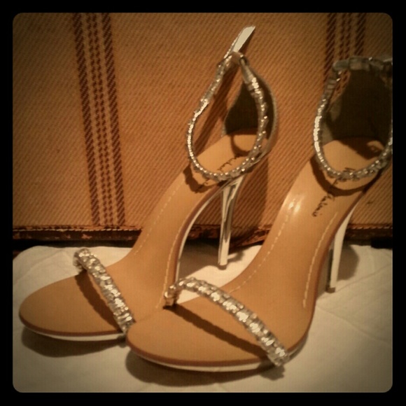 Michael Antonio Shoes - SOLD DO NOT BUY NEW Michael Antonio Heels Silver