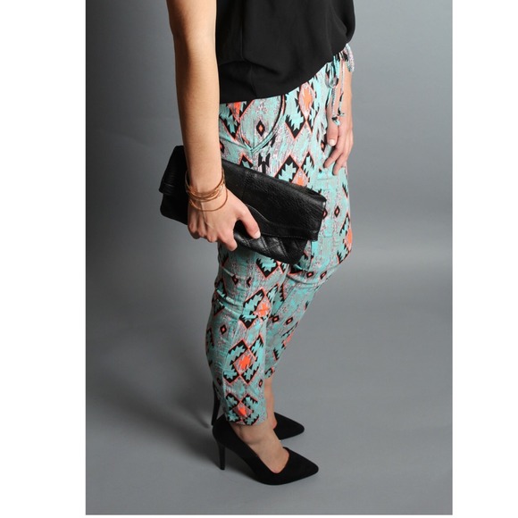 🌻SALE🌻 pattern pants - Picture 1 of 3