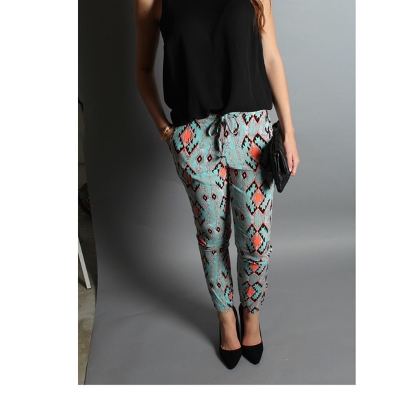 🌻SALE🌻 pattern pants - Picture 2 of 3