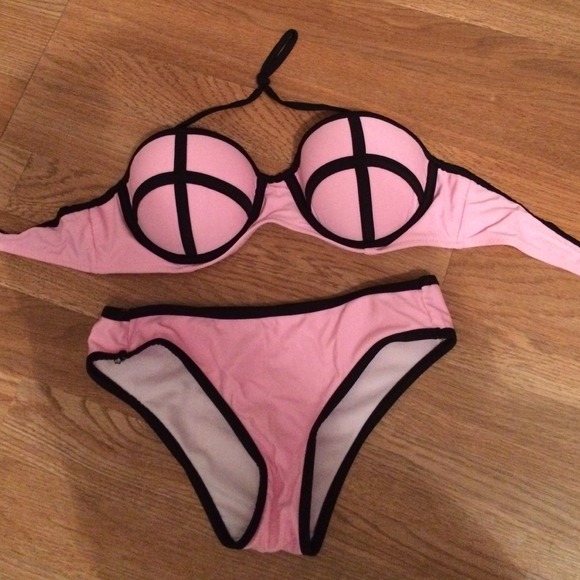 Dupe Sweaters - Triangl pupular swim