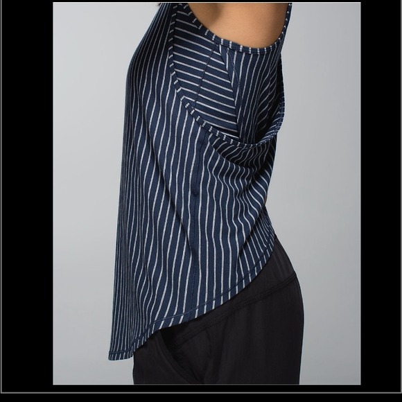 Lululemon Vita Racer tank size 6