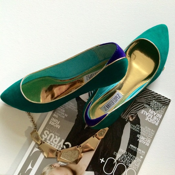 LAST CHANCE SALE NWOT Jennifer Lopez Flats