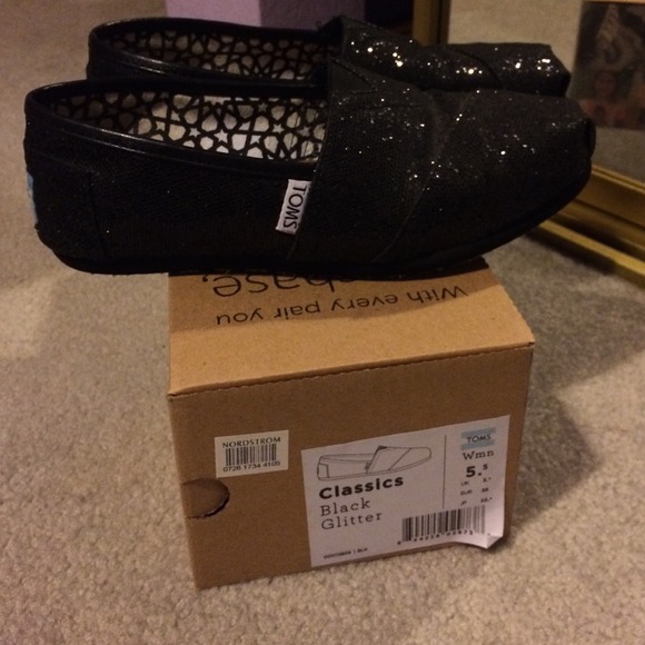 Glitter black toms