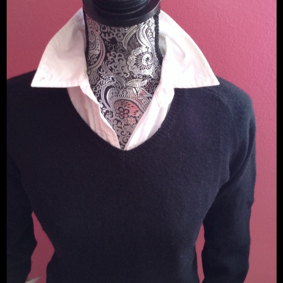 GAP LAMBSWOOL SWEATER NWOT S - Picture 3 of 4