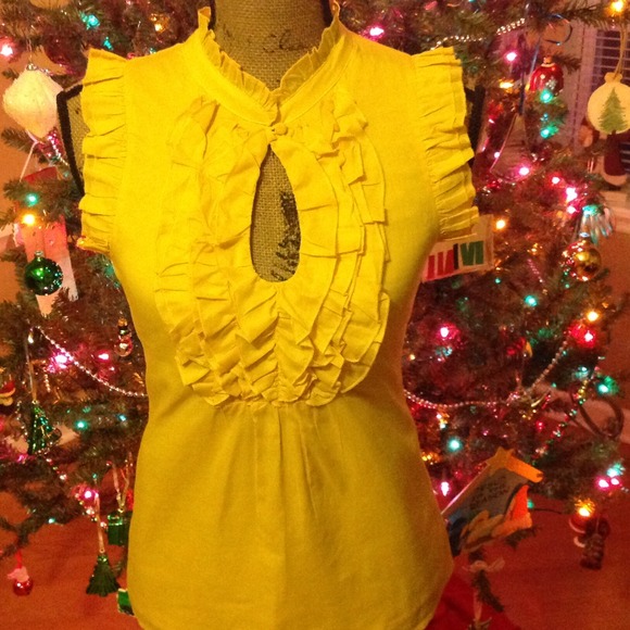 Arden B Yellow Raffle Sleeveless Blouse