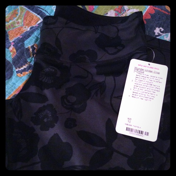 Lululemon ~ Wunder Under Crop II *Full-On Luxtreme