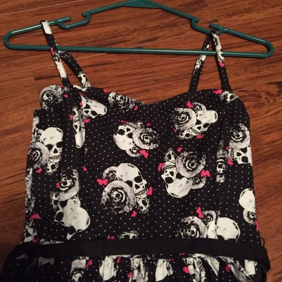 🚫S🚫Cocktail Dress w/ Polka Dots, Roses, & Skulls - Picture 2 of 4