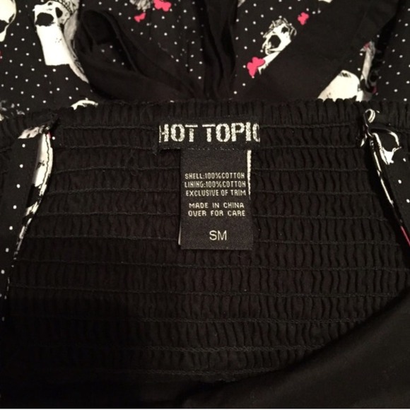 🚫S🚫Cocktail Dress w/ Polka Dots, Roses, & Skulls - Picture 4 of 4