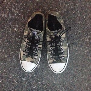 Camouflage converse