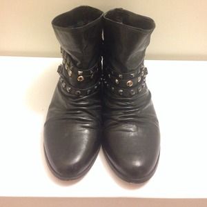 Report black booties