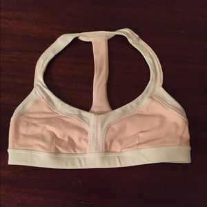 Lululemon sports bra size 4