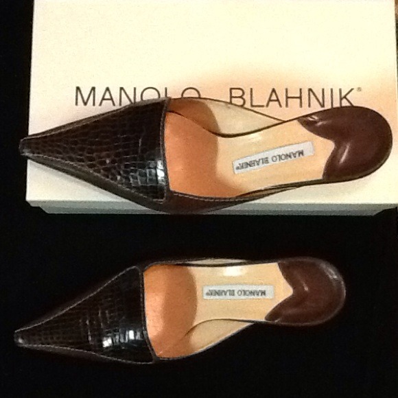 Manolo blah brown slides size 9B