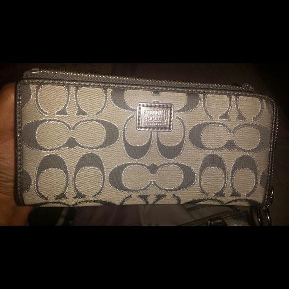 Coach Poppy accordion wallet