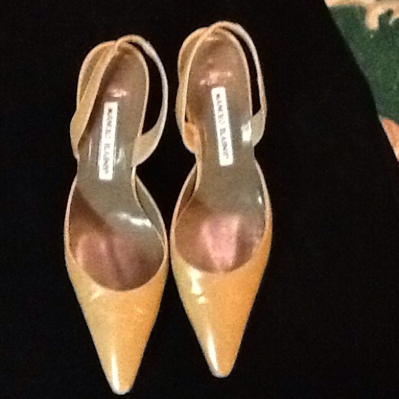 Manolo Blahnik. Size 39