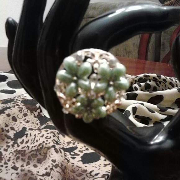 Green flowers ring!