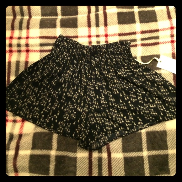 Converse B&W Floral Shorts