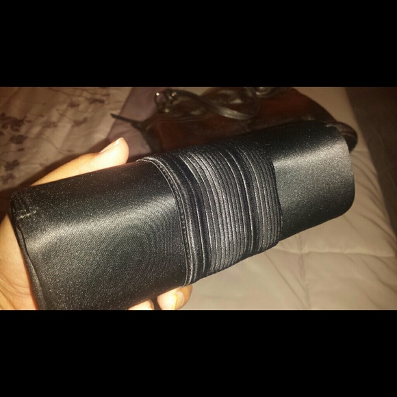 Gorgeous MAC clutch - Picture 2 of 3