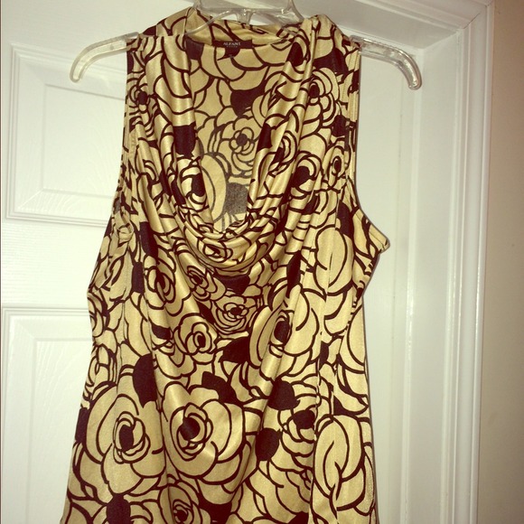 Sleeveless shirt