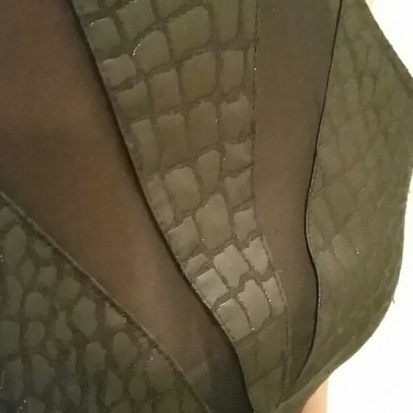 BNWT ASTR black snake design skater dress - Picture 4 of 4