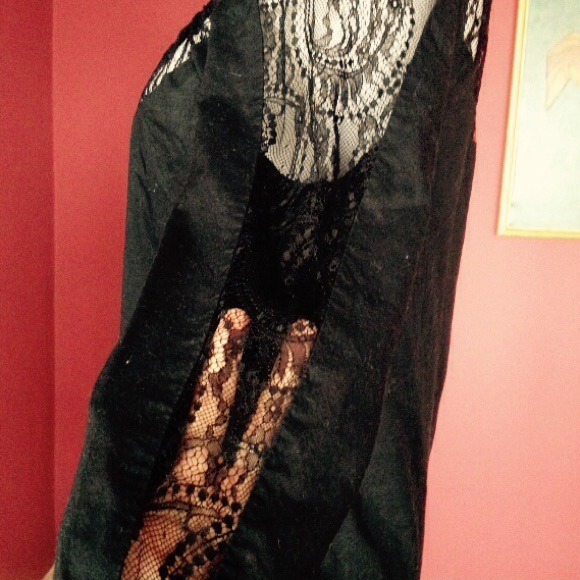 Top - Picture 3 of 4