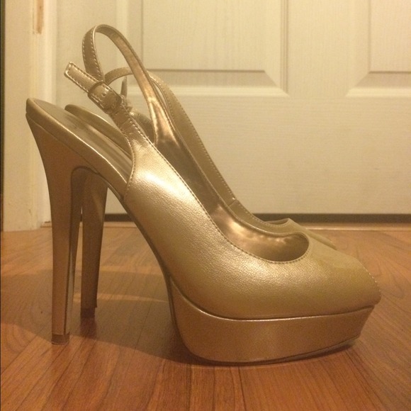 Joey Shoes - Joey Gold Open-Toe Pumps perfect for New Years! 10