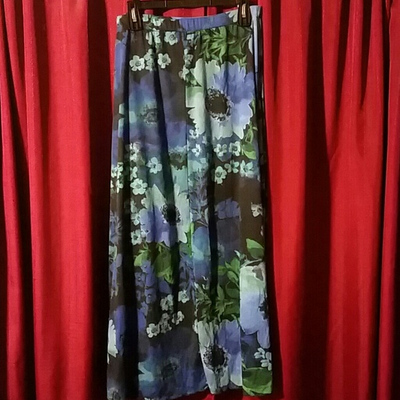 High-Low Skirt - Picture 2 of 2