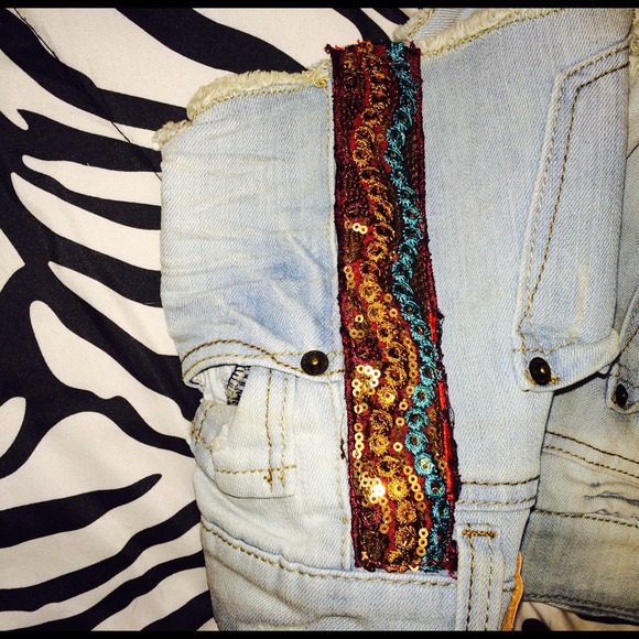 Jean shorts from wet seal - Picture 3 of 4