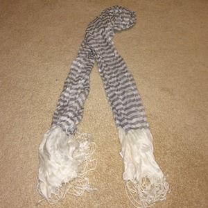 ⭐️NEW Grey Striped Scarf
