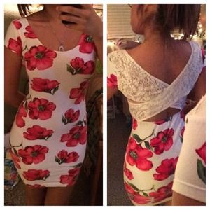 Body con flower dress lace criss crossed back