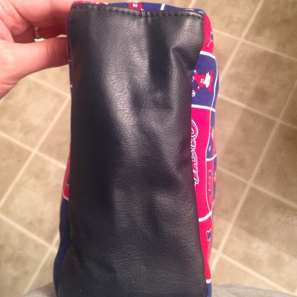 🏈🏈BRAND NEW Ole Miss small Purse🏈🏈 - Picture 3 of 4