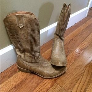 Women's size 8.5 cowboy boots from American Eagle