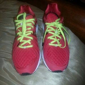 Mens size8 New Balance running 890 revlites