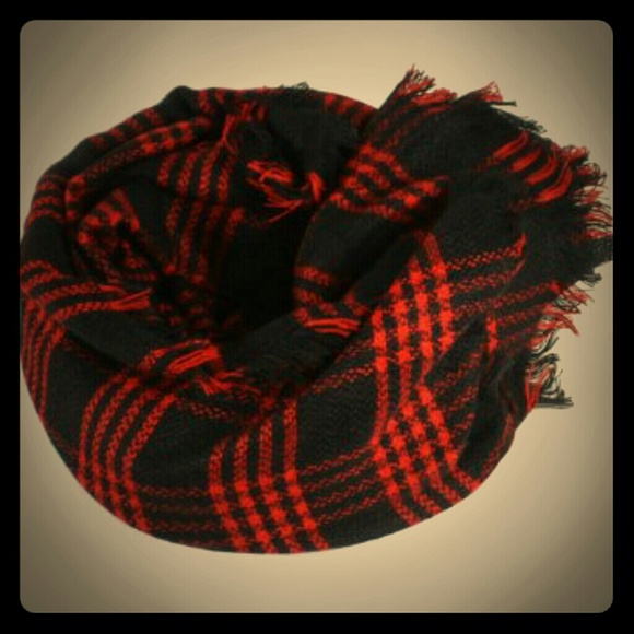 *PRICE DROP!!!*Black/red plaid blanket scarf