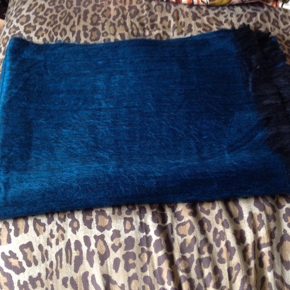 New merchandise 100% Alpaca chal very soft&warm