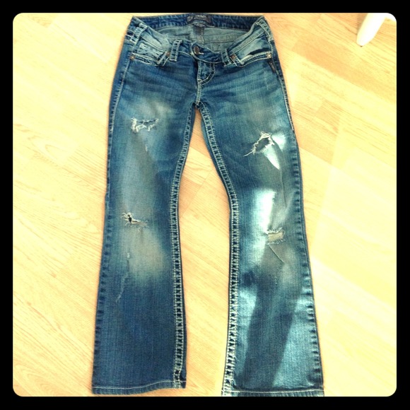 Sale!! 1/2 off!! Super Cute Silvers! Tuesdays. 28