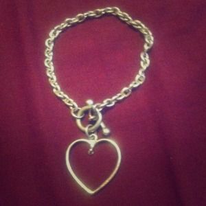 Lowest price drop. Heart link bracelet!!!!!