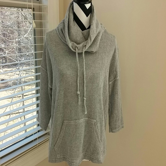 Zara Tops - 🎁🎄PRICE DROP 🎄🎁Zara pullover