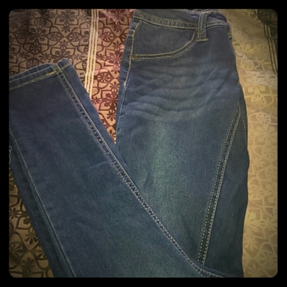 Mudd Skinny Jeans!!