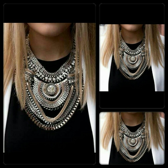 Elegant necklace