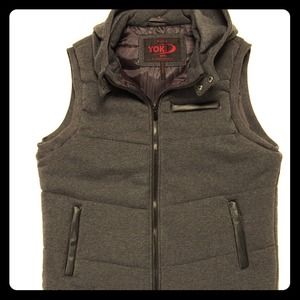 Men's hooded vest.