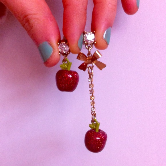 ✳️NEW** BETSET JOHNSON apple earrings