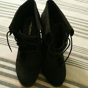 SALE FOR @sydtheastronaut!  lace up booties with 3