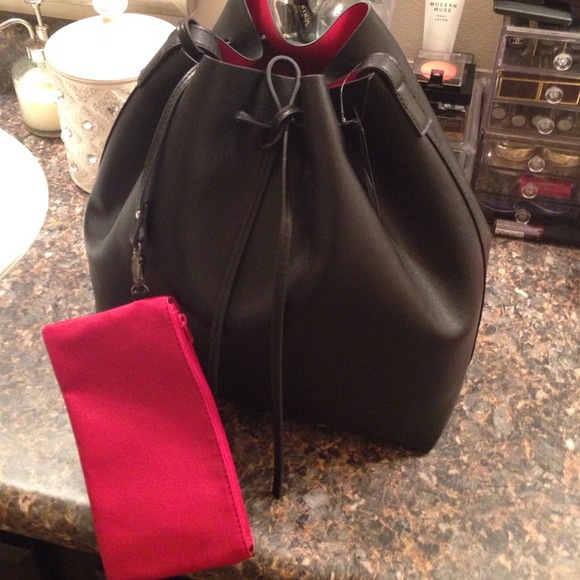 Forever 21 Bags - FORVER 21 faux leather bucket bag Forever 21 Bags - FORVER 21 faux leather bucket bag