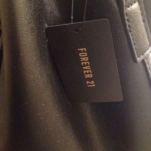 Forever 21 Bags - FORVER 21 faux leather bucket bag Forever 21 Bags - FORVER 21 faux leather bucket bag